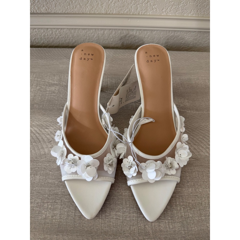 A New Day Lupita White Floral Mesh Kitten Heels white Sandals Size 8 - Picture 2 of 7